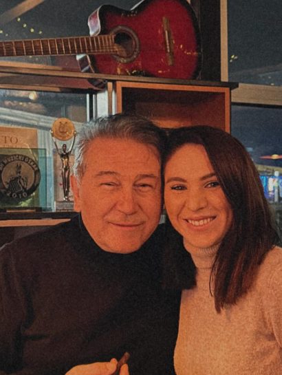 Ćerka Halida Muslimovića se obratila pevaču: "Uvek me dočekaš kada padnem, ti si moj heroj" 27 cerka halida muslimovica foto fejsbuk e1769076485164