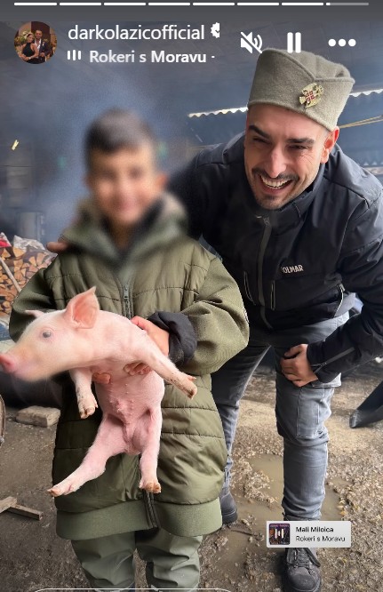 darko lazic sa sinom za badnji dan