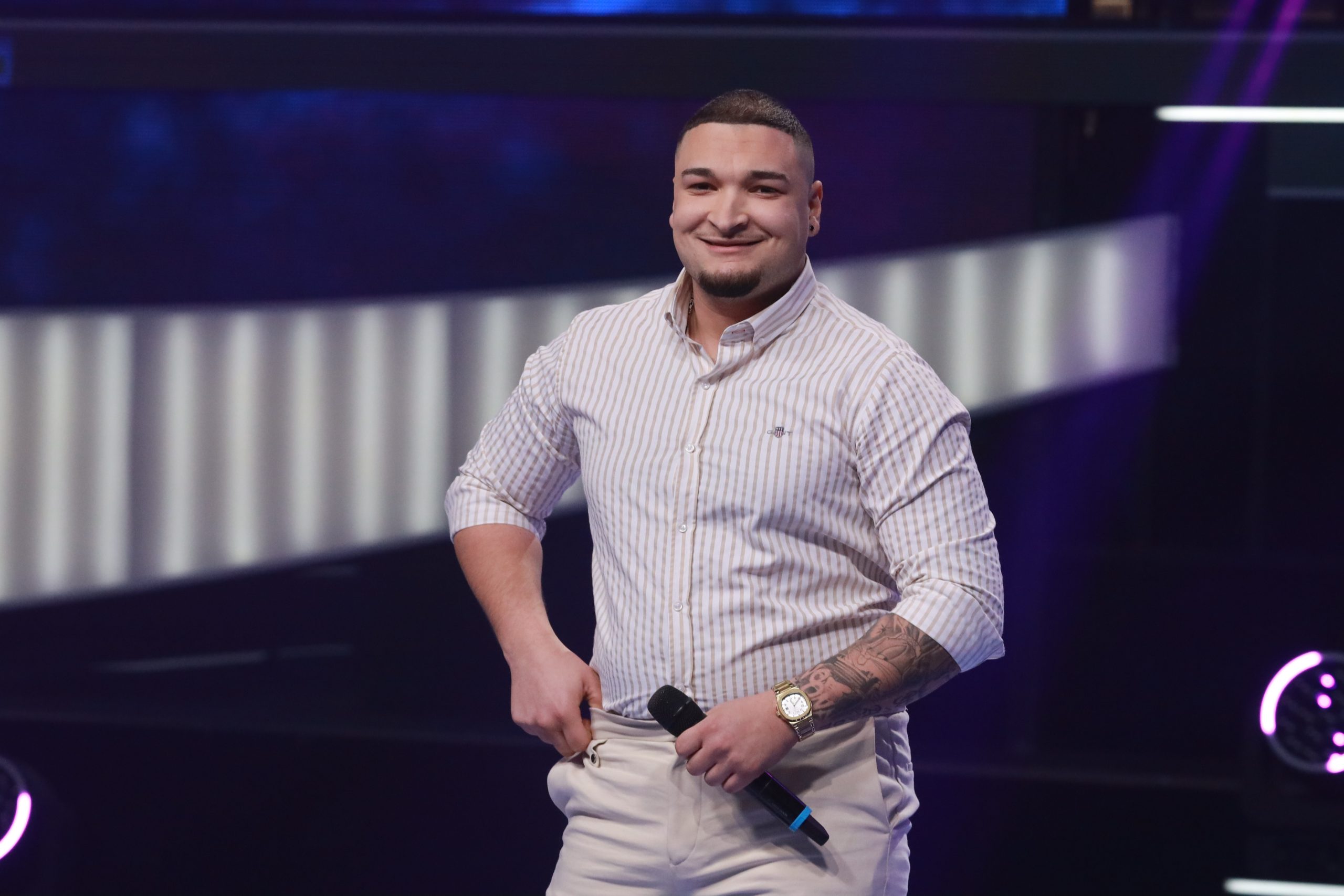 Najšarmantniji takmičar sezone dobio nov nadimak zbog Dare Bubamare: Pevačica šokirana pokrivala lice od stida 7 0A0A0717 2