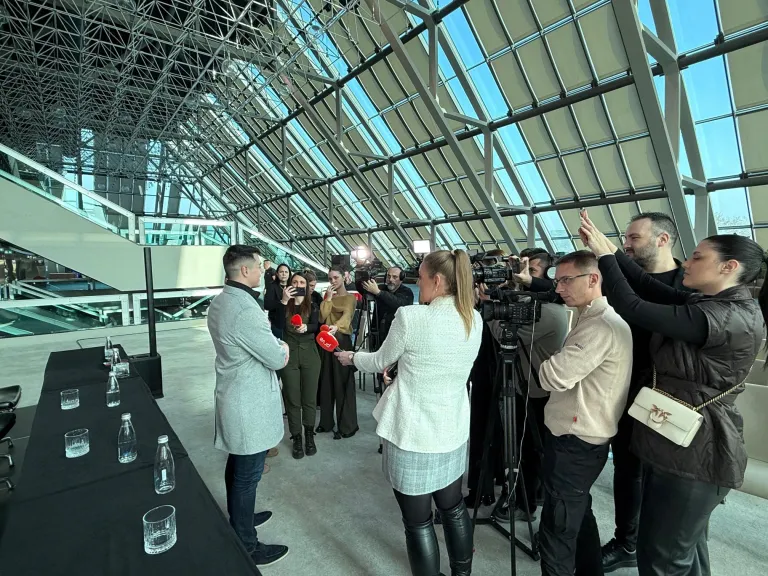 1765817055718 768x576 2