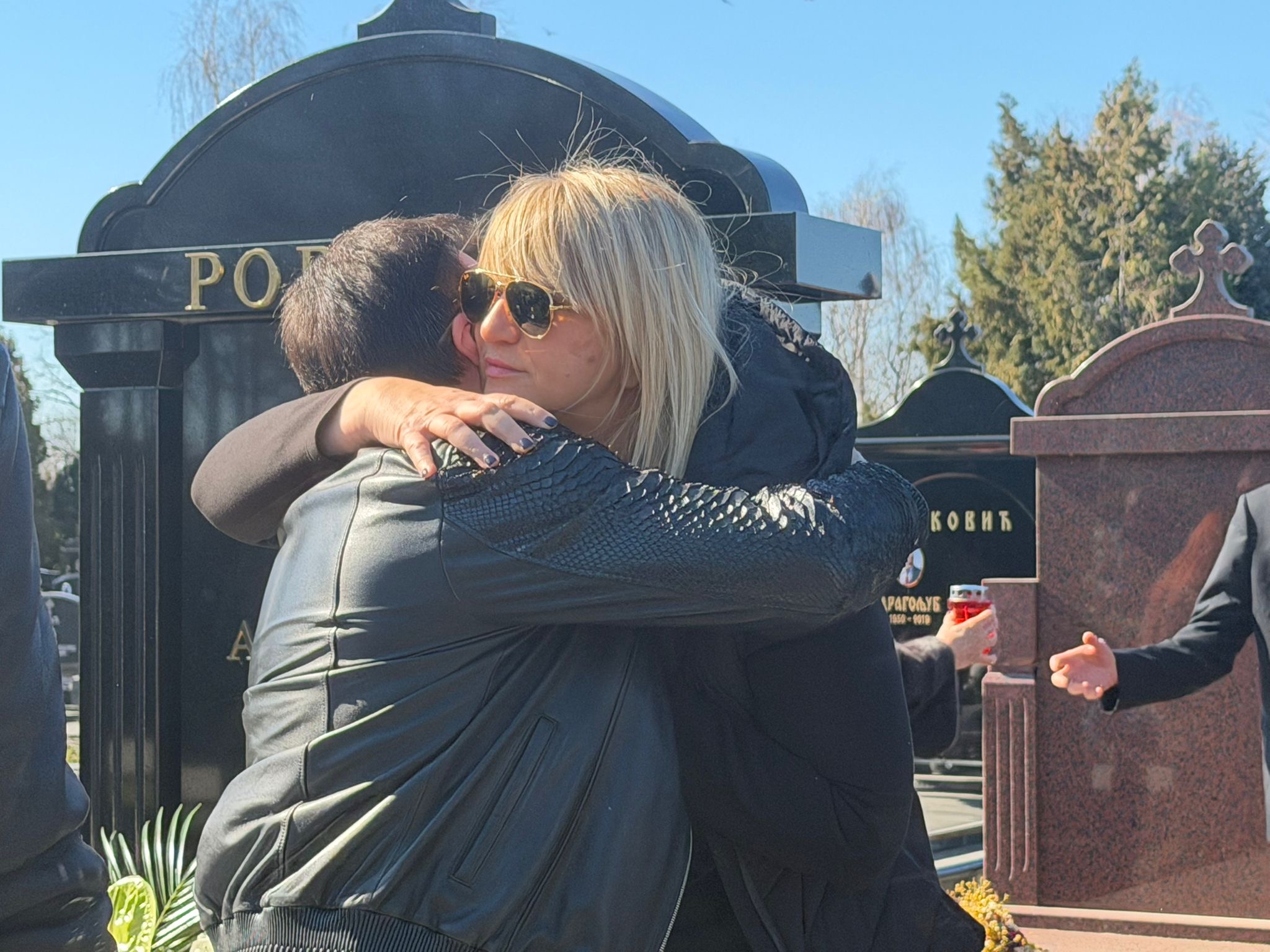 1ba19d7d f12f 428e 842d df1a7be4fe66