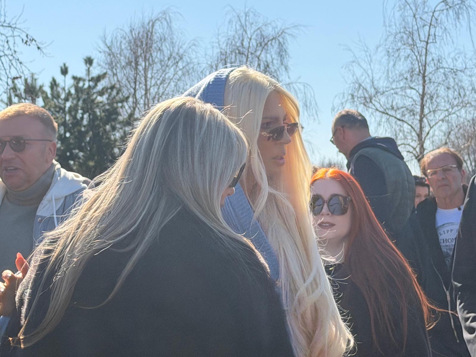 90a0cab8 1969 4dec adb3 f6eff7ac6e26