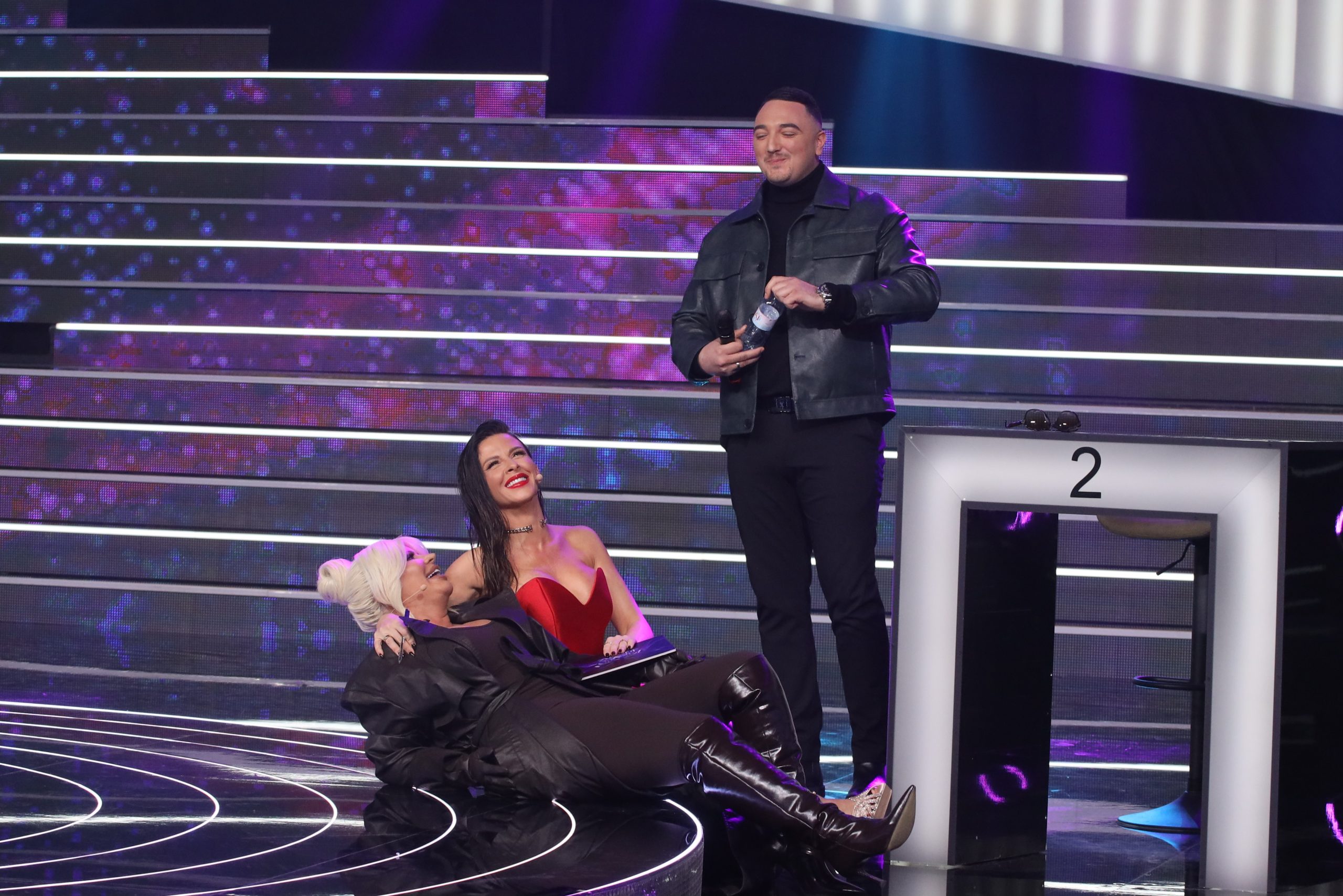 Zbog njega su Dara i Sevićka zagrljene legle na scenu: ,,Zanimljiv sam čim dve tako dobre ribe tamo rade svašta'' 8 ANA SEVIC ZG SNIMANJE 27012026 FOTO MUNJA 2OK