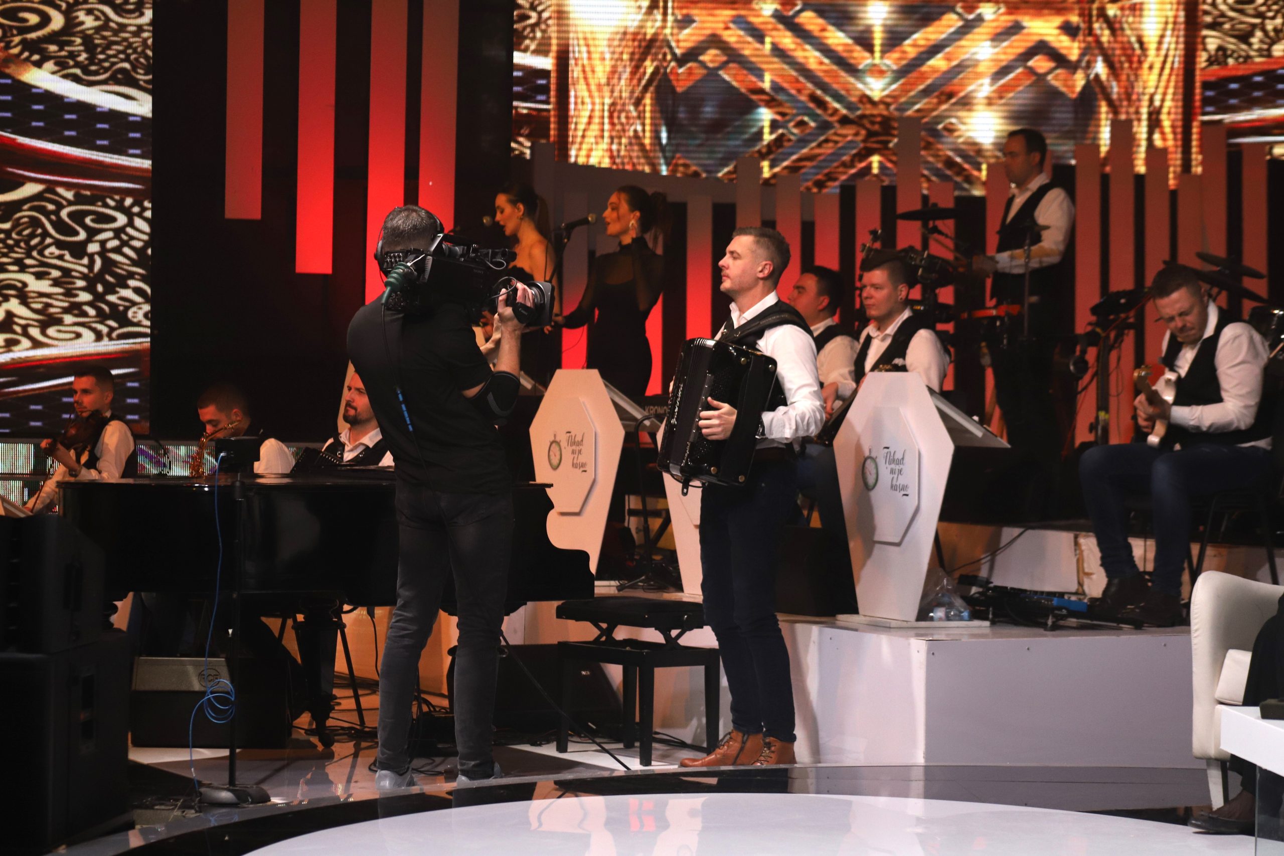 Kraj glasanja ,,Nikad nije kasno'': Dalje ide... 5 IMG 8894