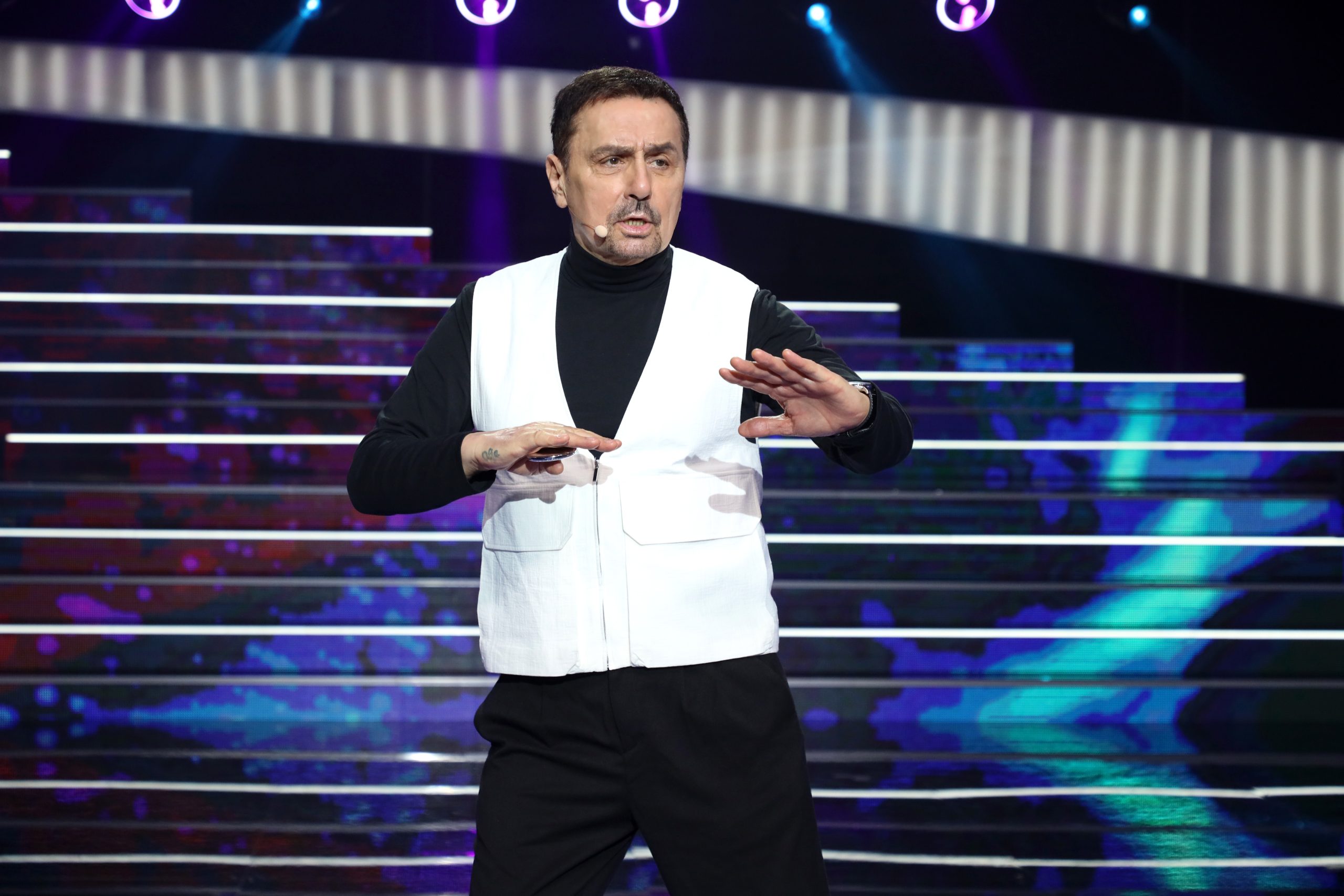 Zbog njega su Dara i Sevićka zagrljene legle na scenu: ,,Zanimljiv sam čim dve tako dobre ribe tamo rade svašta'' 9 KEBA ZG SNIMANJE 27012026 FOTO MUNJA 1 ok