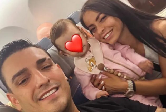 Darko Lazić spakovao kofere i napustio Srbiju sa suprugom i ćerkicom, evo gde su se uputili 9 Screenshot 2026 02 25 130938