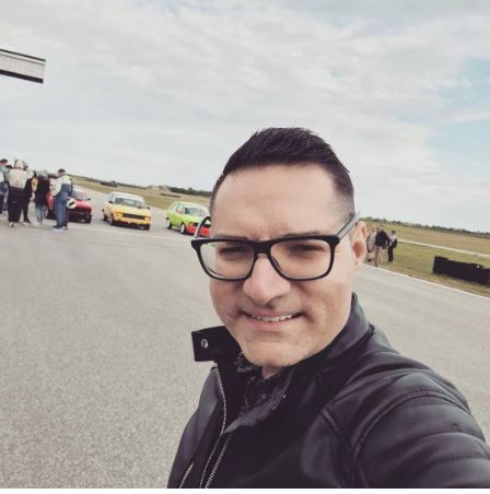 "Gledao sam da ima silikone i da nije previše inteligentna" Izjava pevača šokirala javnost 7 bbbbbb