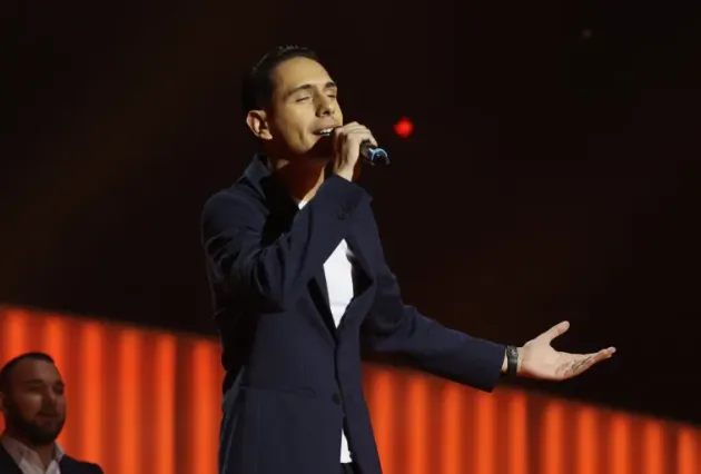 Fanovi u šoku: Bubi Ademov nakon najtežih narodnjaka zapevao veliki pop hit: ,,Ovo je druga strana mene'' (VIDEO) 14 bubi ademov