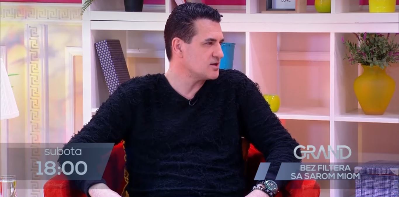 "Ne znam kad me je poslednji put nešto iznerviralo": Dejan Jelača u emisiji "Bez filtera sa Sarom Miom" otkrio sve o životu u Njujorku VIDEO 8 d2 1