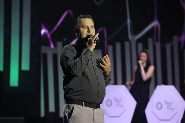 "Prerano je otišao sa ovog sveta": Takmičar otvorio dušu o velikom gubitku: "Od njega sam nasledio dar" VIDEO 8 image 3 6