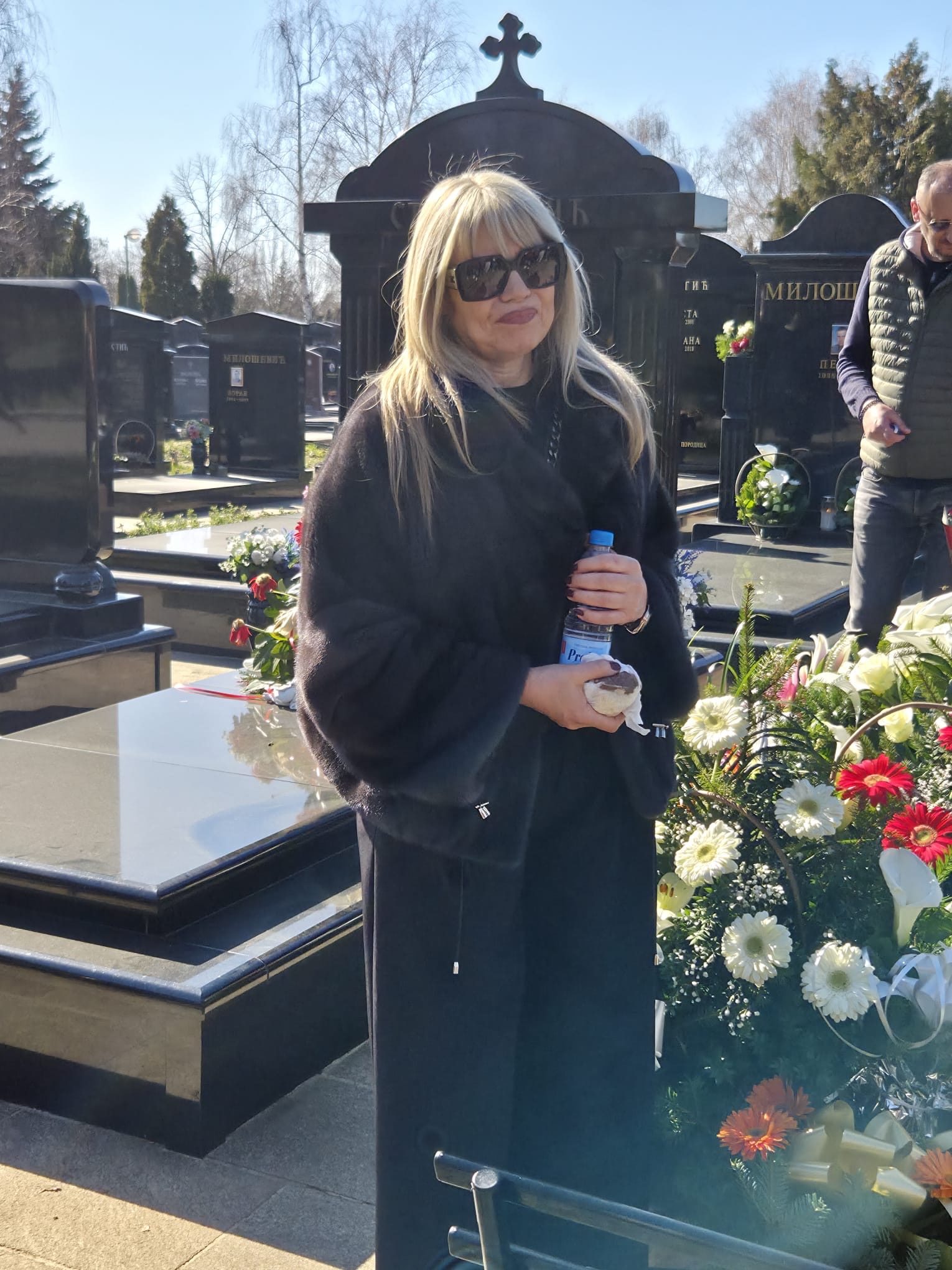 suzana jovanovic groblje 12