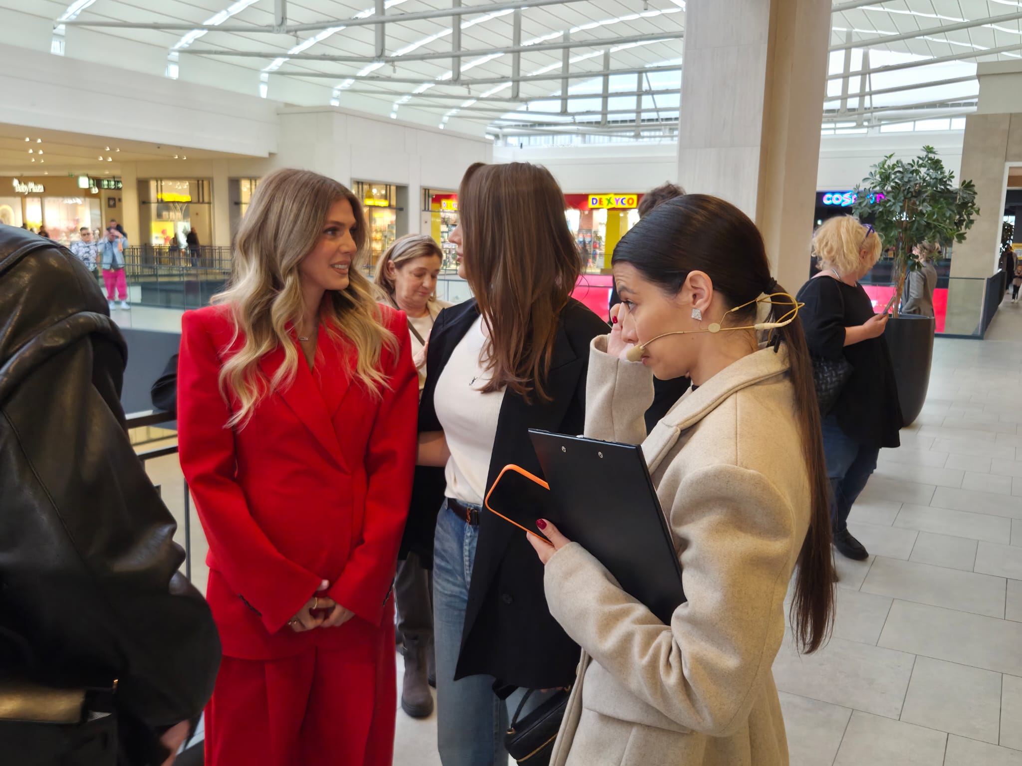 Jovana Pajić i Aleksandra Prijović među prvima stigle na Marijinu promociju: O njihovim stajlinzima svi pričaju 7 IMG 20260320 WA0058
