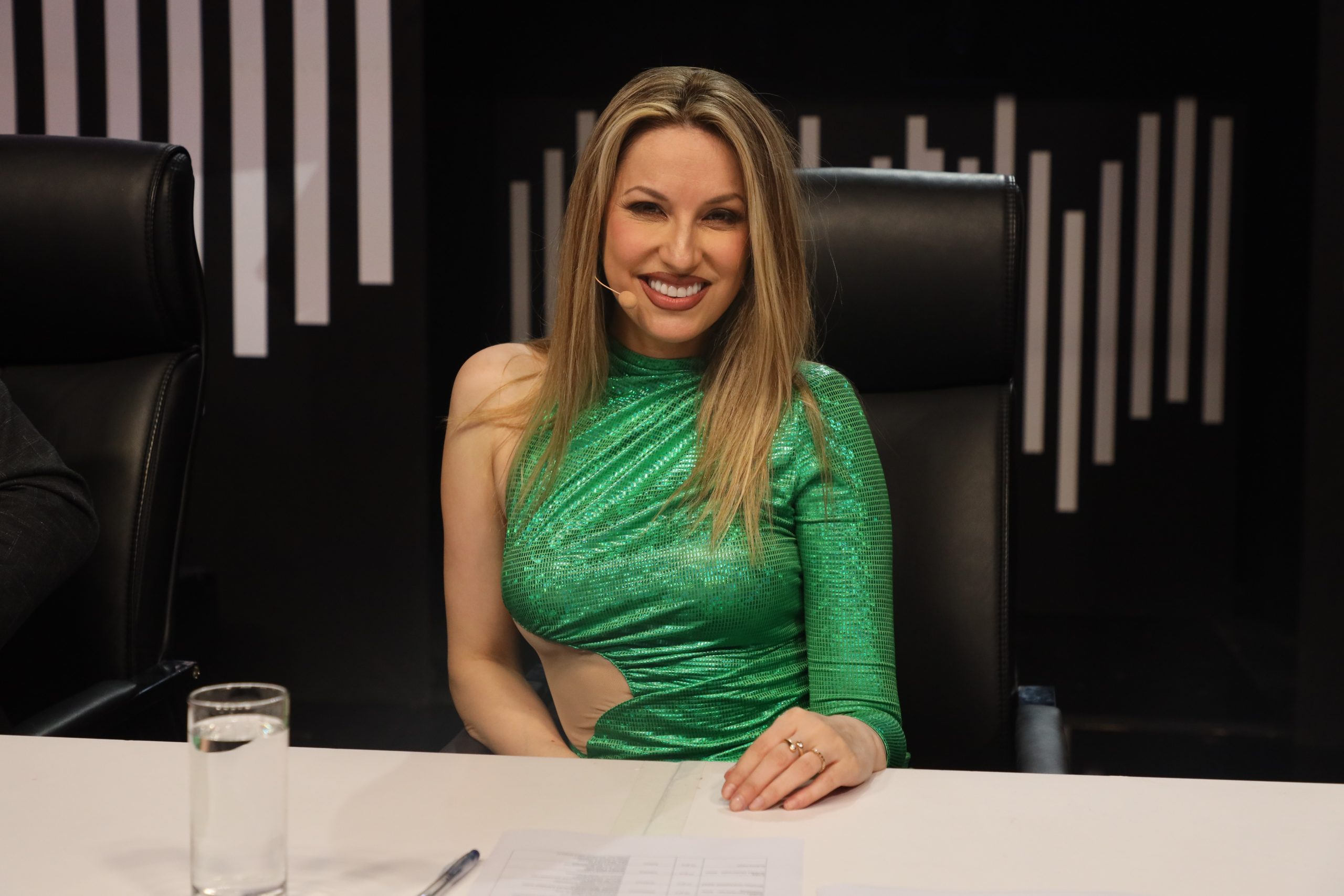 Rada Manojlović i Haris Džinović stigli u studio: Evo kako su se ponašali pred početak emisije VIDEO 6 RADA MANOJLOVIC NNK SNIMANJE 26022026 FOTO MUNJA 37