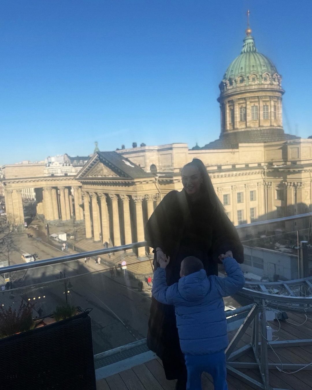 Dok tuguje zbog majke, Goga Sekulić sina vodi po lekarima: ,,Moram da idem dalje, dete mi je prioritet'' 9 SnapInsta.to 642504933 18591763687020396 4794949081769911219 n