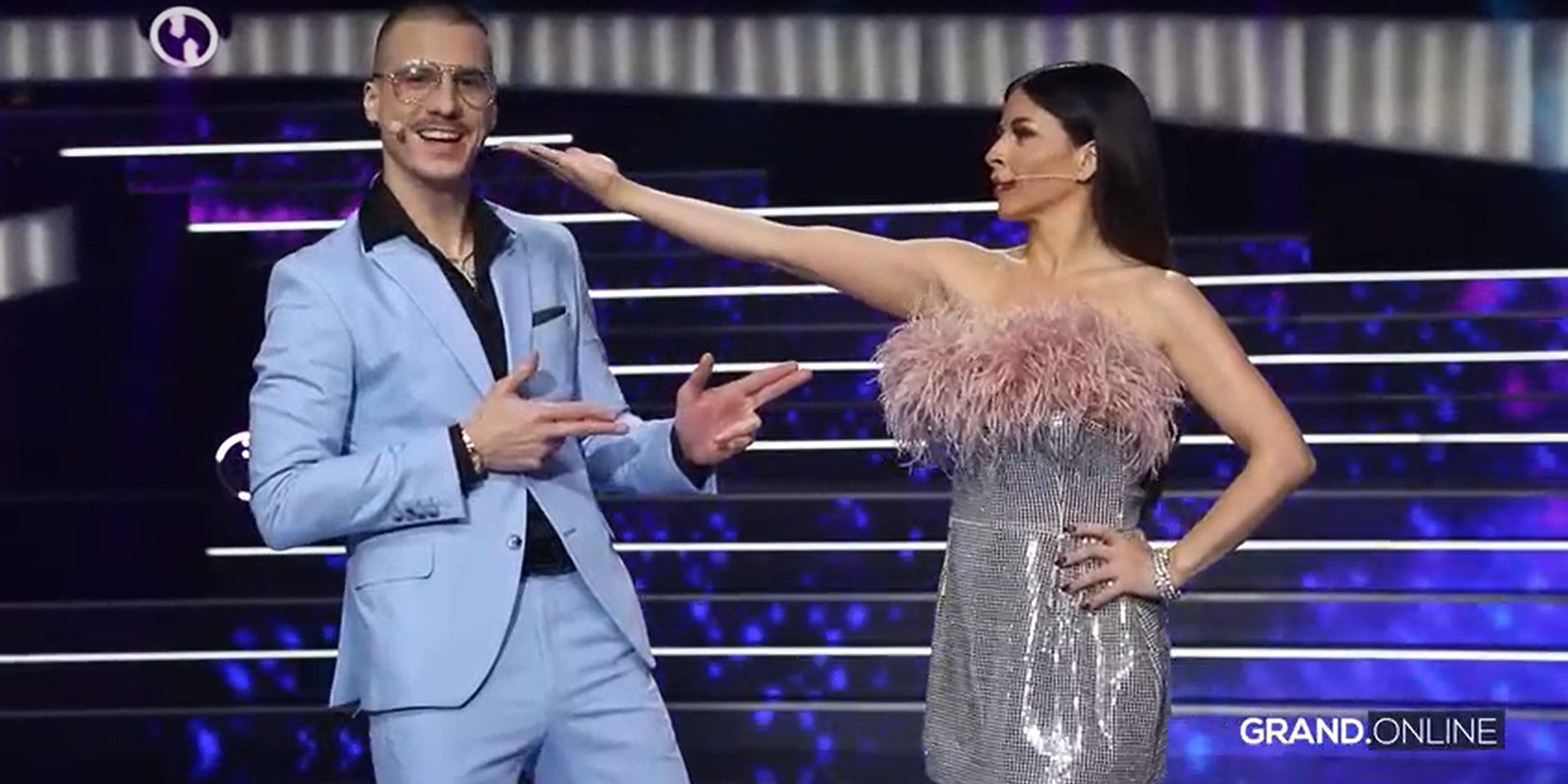 Haos u bekstejdžu Zvezda Granda: Đorđu Davidu ispao štap, Ceca popravljala karmin u poslednjem trenutku VIDEO 13 image 9 13