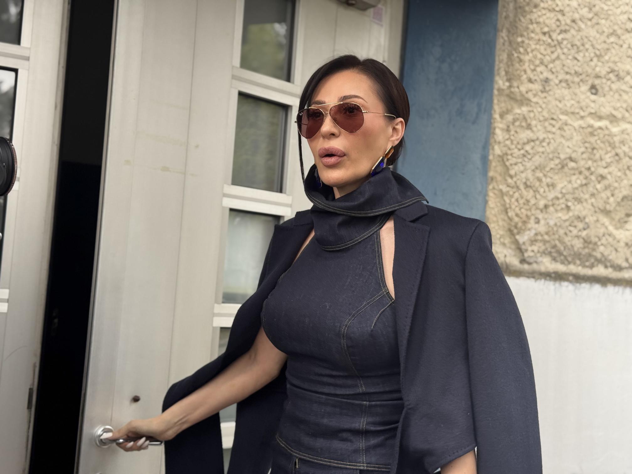 Ceca Ražnatović u pantalonama koje će postati modni hit ove godine VIDEO 4 1776169918800 1