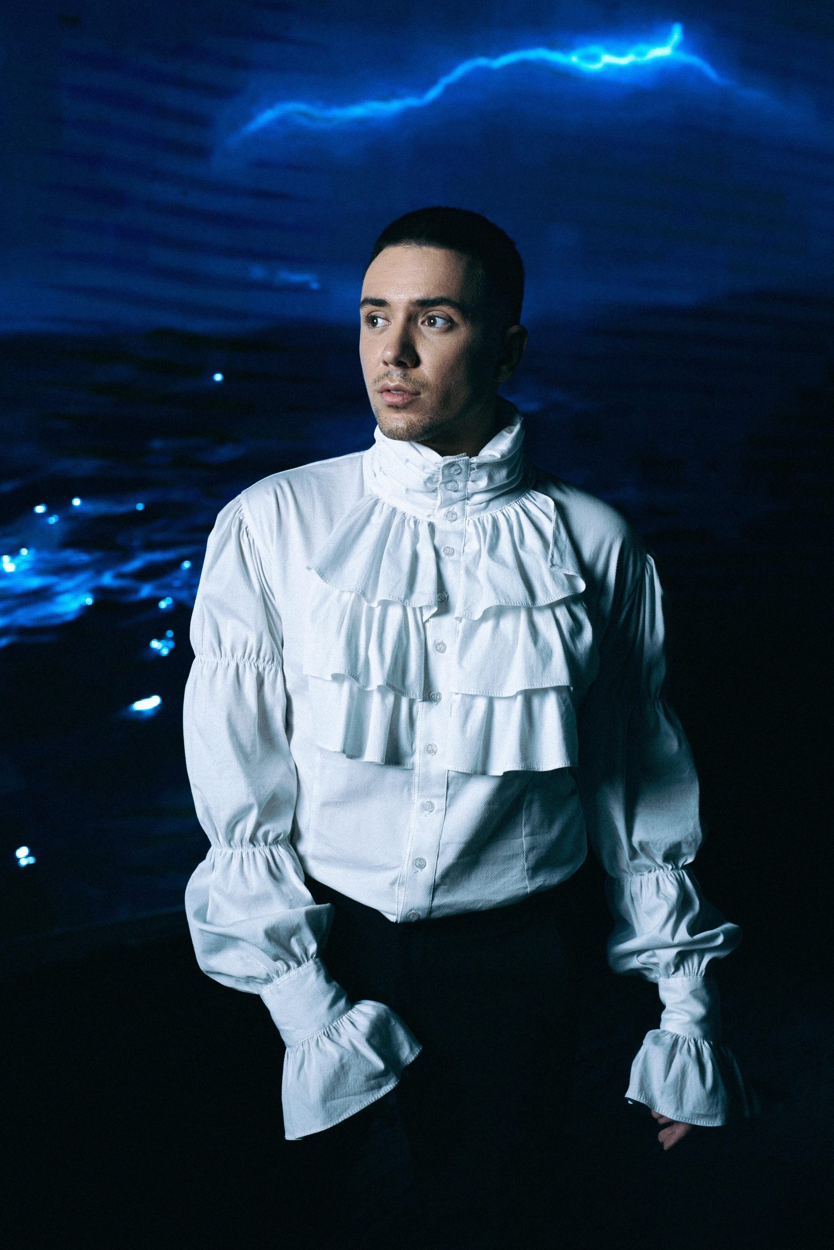 Marina Tadić promenila imidž, pa u provokativnom izdanju iz kreveta “zavodi” mladog kolegu iz ,,Zvezda Granda'' 6 37928be1 0ad7 41bc af38 b728d8538599