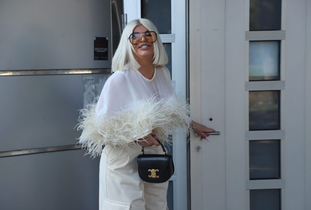 Dara sa novim dečkom za Uskrs, a bivša svekrva i dalje sprema trpezu: ,,Kod nas je uvek tako'' (VIDEO) 8 DARA FOTO ELENA 17