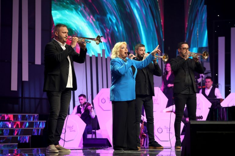 You'll Get Goosebumps from the Start of the Show 'Nikad Nije Kasno': Snežana Đurišić Sang 'On Easter I Was Born' VIDEO