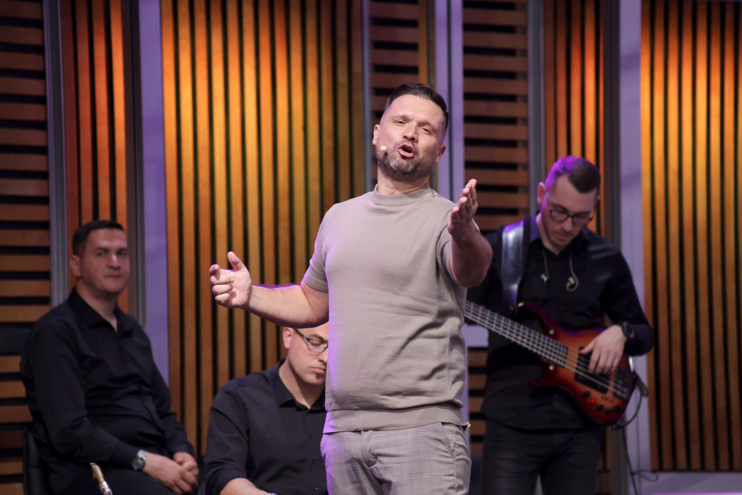 Pevač otkrio detalj iz Šabanovog života koji niko nije znao: "Bio sam u bekstejdžu i slučajno okrenuo glavu" VIDEO 5 DRAGI DOMIC GS SNIMANJE 15042026 FOTO TEA 57 ok