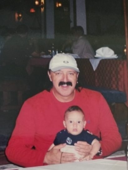 Dečačić sa slike danas je miljenik žena i vokal kakav se nije rodio u proteklih 50 godina: Prepoznajete li ga? 18 IMG 20260406 WA0021 e1775743665819