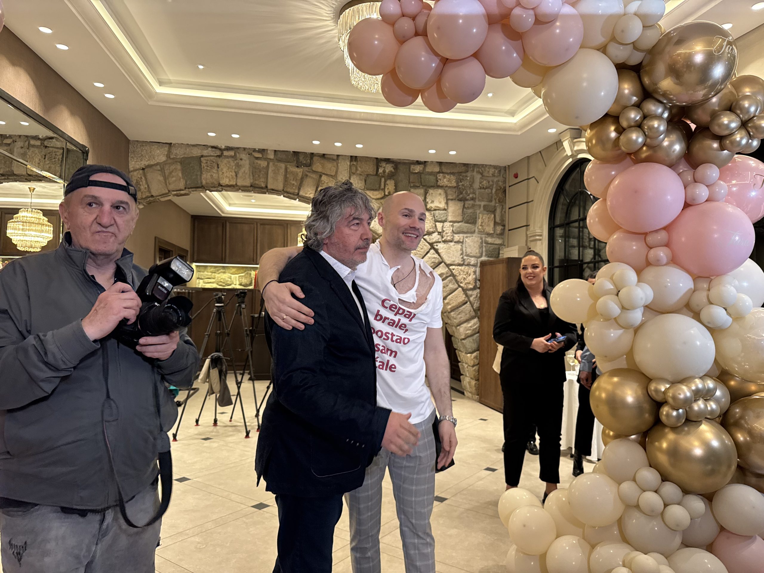 Cela estrada na Sofrinom slavlju: "Cepaj brale, postao sam ćale" VIDEO 12 IMG 3504 1