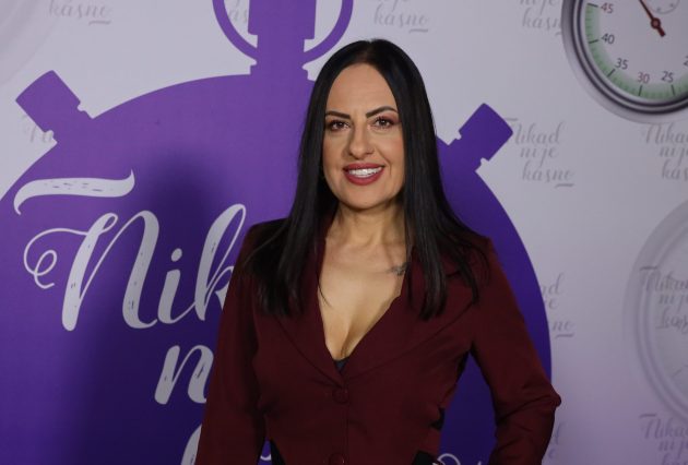 IVANA RADISAVLJEVIC 44 GOD. NOVI SAD 1