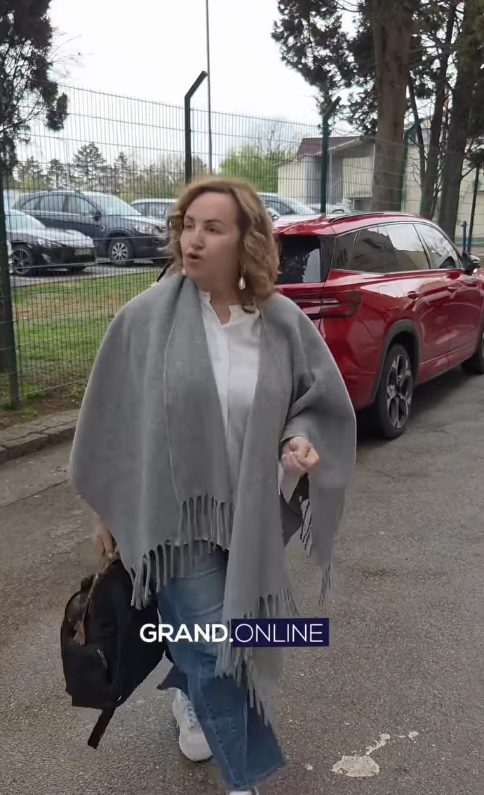 Ana Bekuta zatečena prizorom ispred studija Zvezda Granda: Kad je ugledala Dačića, ništa joj nije bilo jasno 5 Screenshot 2026 04 14 141433