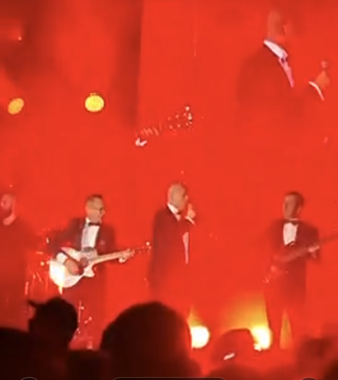 Žika sa bas gitarom na koncertu posle 3 decenije: "Ritam srca" zapalio Aleksandrovac VIDEO 6 Screenshot 20260413 190412 Gallery