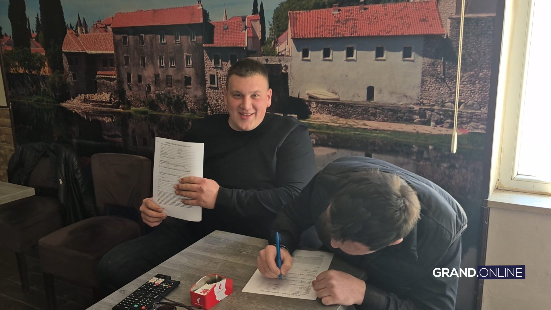 Sequence 04.00 52 03 15.Still031