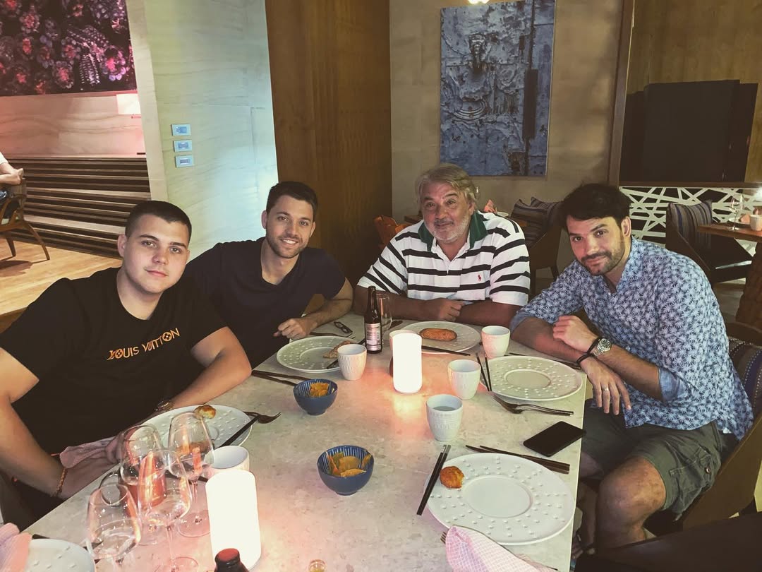 Ovo su prava imena Breninih sinova, i šokiraćete se kada čujete 5 SnapInsta.to 625784573 18360951691203573 6237014107113197467 n