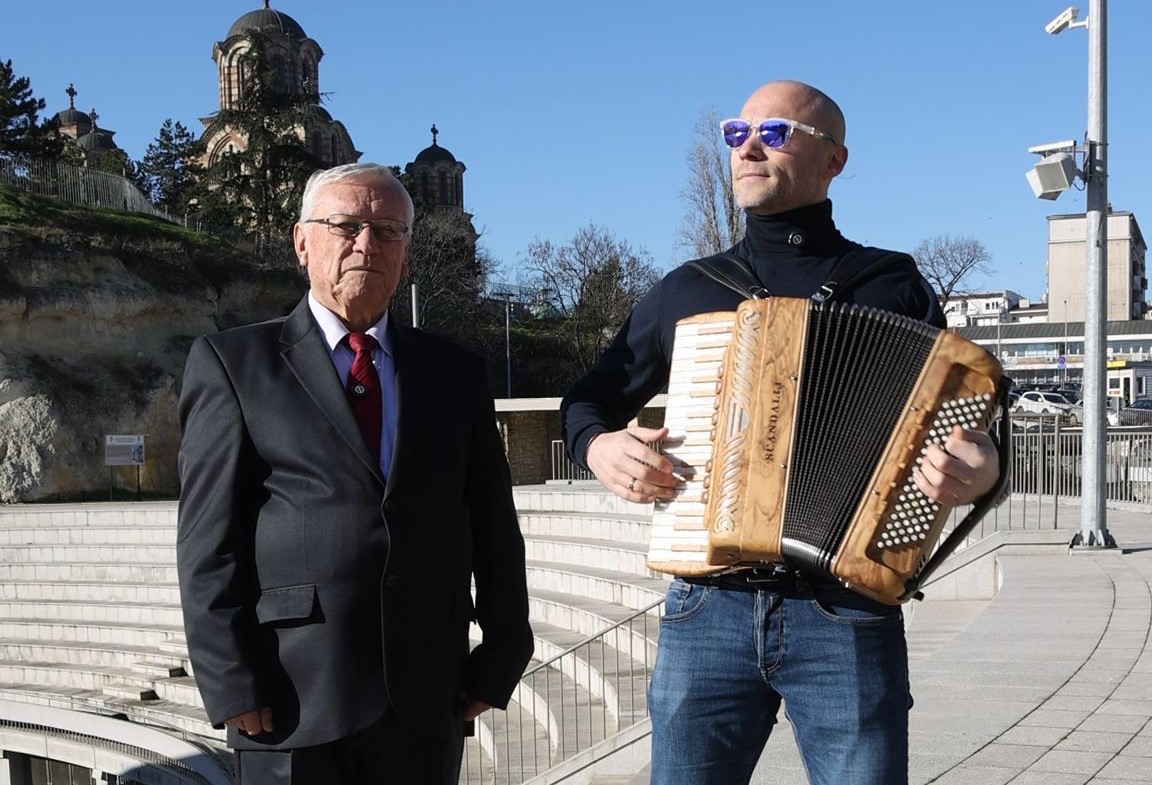 b605f216 fc7c 4634 a459 9fec1183fd23