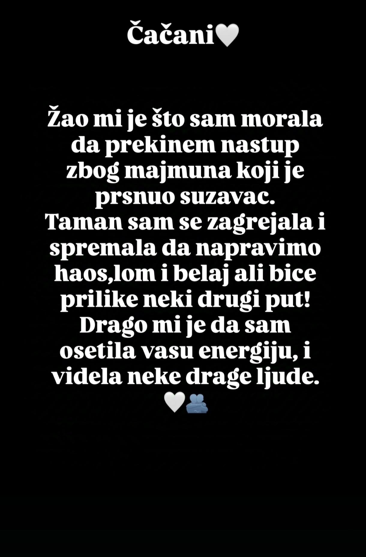 Trudna pevačica sinoć prekinula nastup, pa se oglasila: "Žao mi je što sam morala to da uradim zbog majmuna" 7 edita nastup