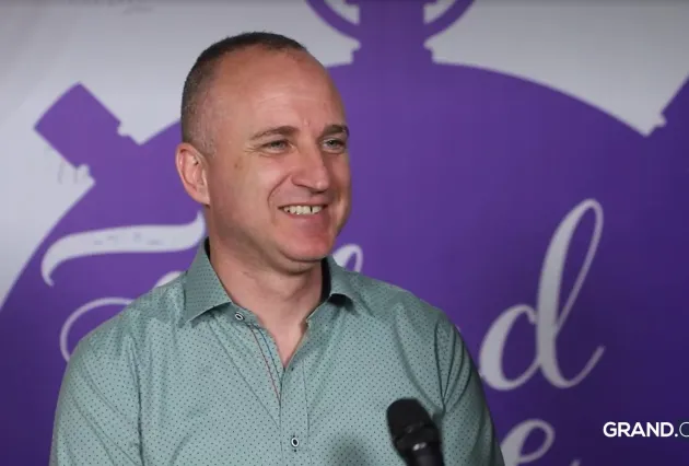 Pobednik "Nikad nije kasno" Kire Naunovski pred ostvarenjem dečačkog sna: "Bila mi je želja otkako sam počeo da pevam" VIDEO 13 kire naunovski 3