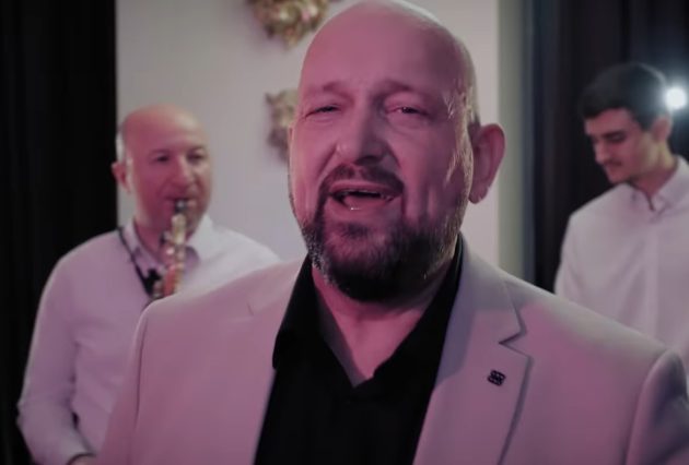 Finalista "Nikad nije kasno" posvetio pesmu porodici, ovo je nešto najemotivnije što ćete čuti VIDEO 9 mijo 2