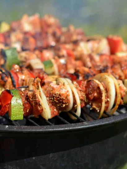 utroja0 grill 878001