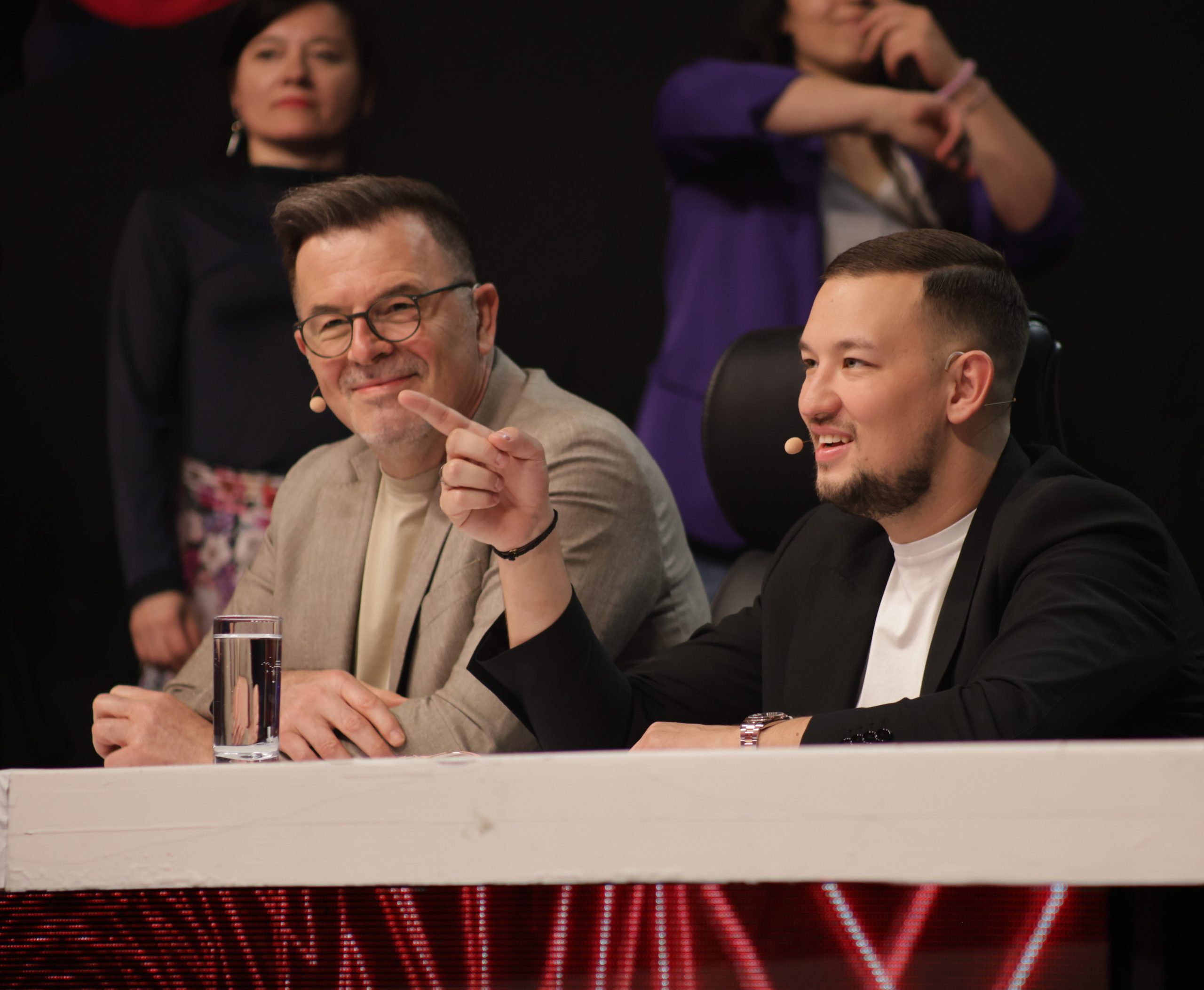 Od roka do Sinana Sakića, on može sve: Joca Horvat napravio pometnju u "Nikad nije kasno", Ćana mu uskočila na scenu 6 0T4A0810