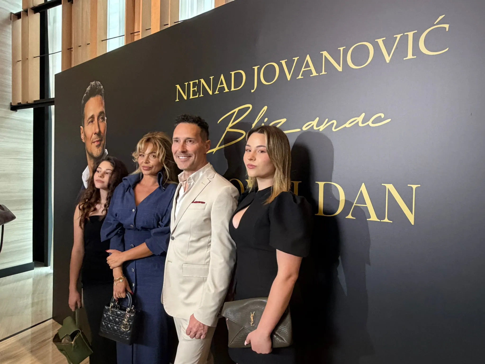 Nenad Blizanac prvi put javno govori o traumi iz detinjstva koja ga je progonila: "Trčali smo za kolima, pa sam od bola pao na kolena…“ 7 IMG 20260507 WA0069