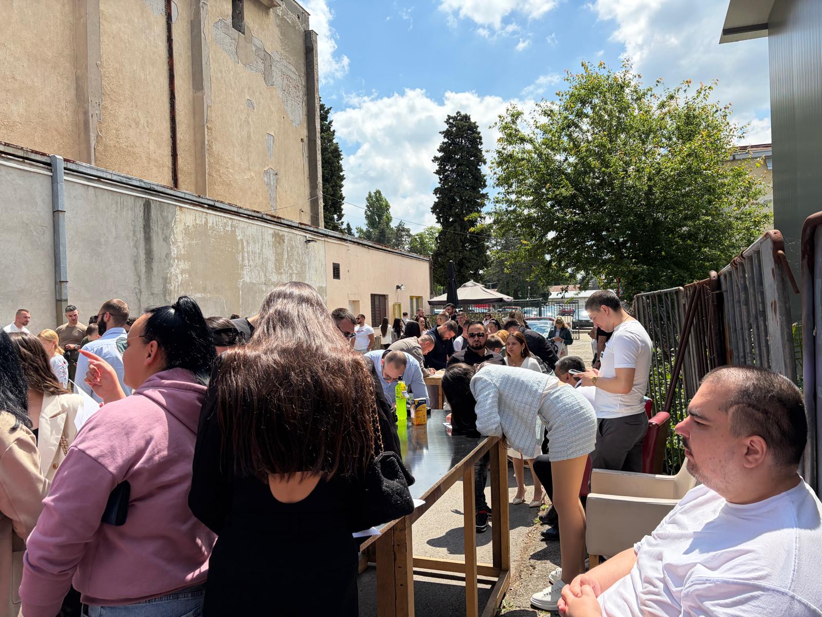 Stotine prijavljenih za novu sezonu "Zvezda Granda": Studio premali za sve kandidate, poznati došli da bodre svoje namilije (FOTO/VIDEO) 5 IMG 20260520 WA0013