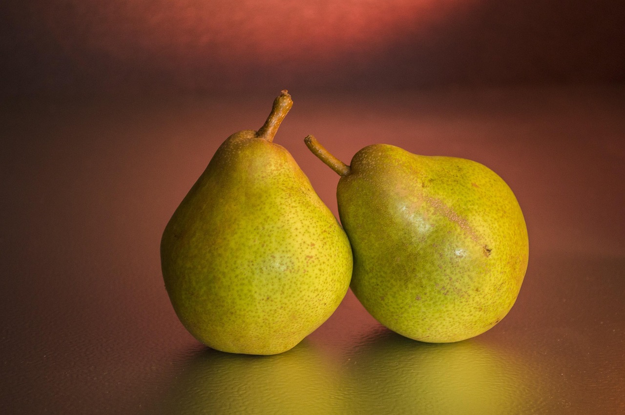 ad1981 pear 1084687 1280