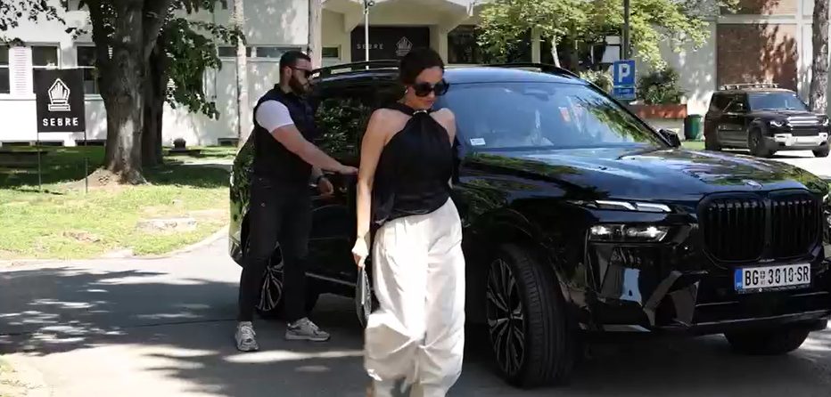 Dara Bubamara i Đorđe David napravili haos pred početak „Zvezda Granda“: Žustra rasprava usijala atmosferu pred kamerama (VIDEO) 5 image 6 30