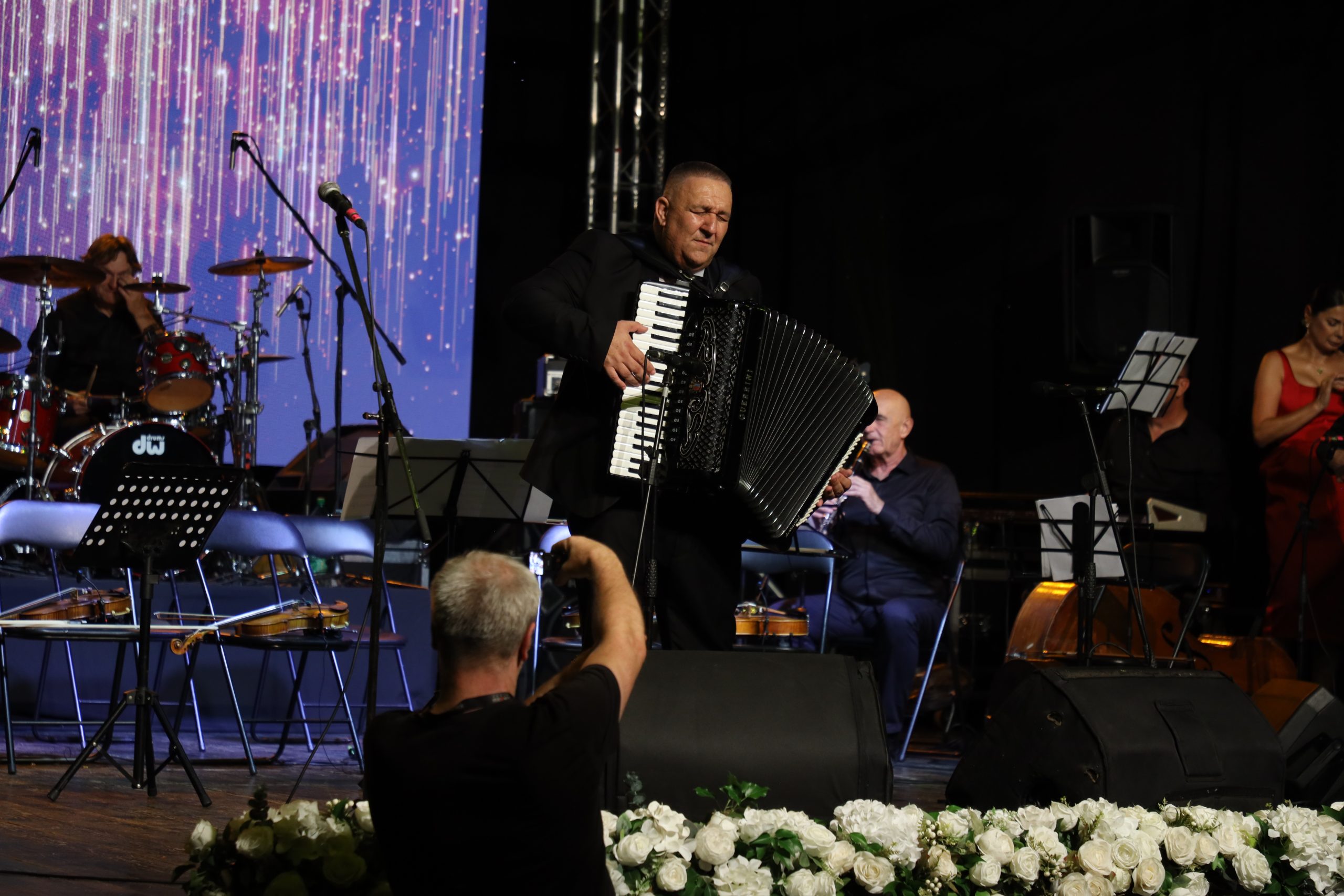 Dragan Kovačević Struja 30 godina karijere krunisao u rodnom gradu, čuveni harmonikaš preplavljen emocijama: "Ovo je najlepši osećaj" 7 0A0A0054