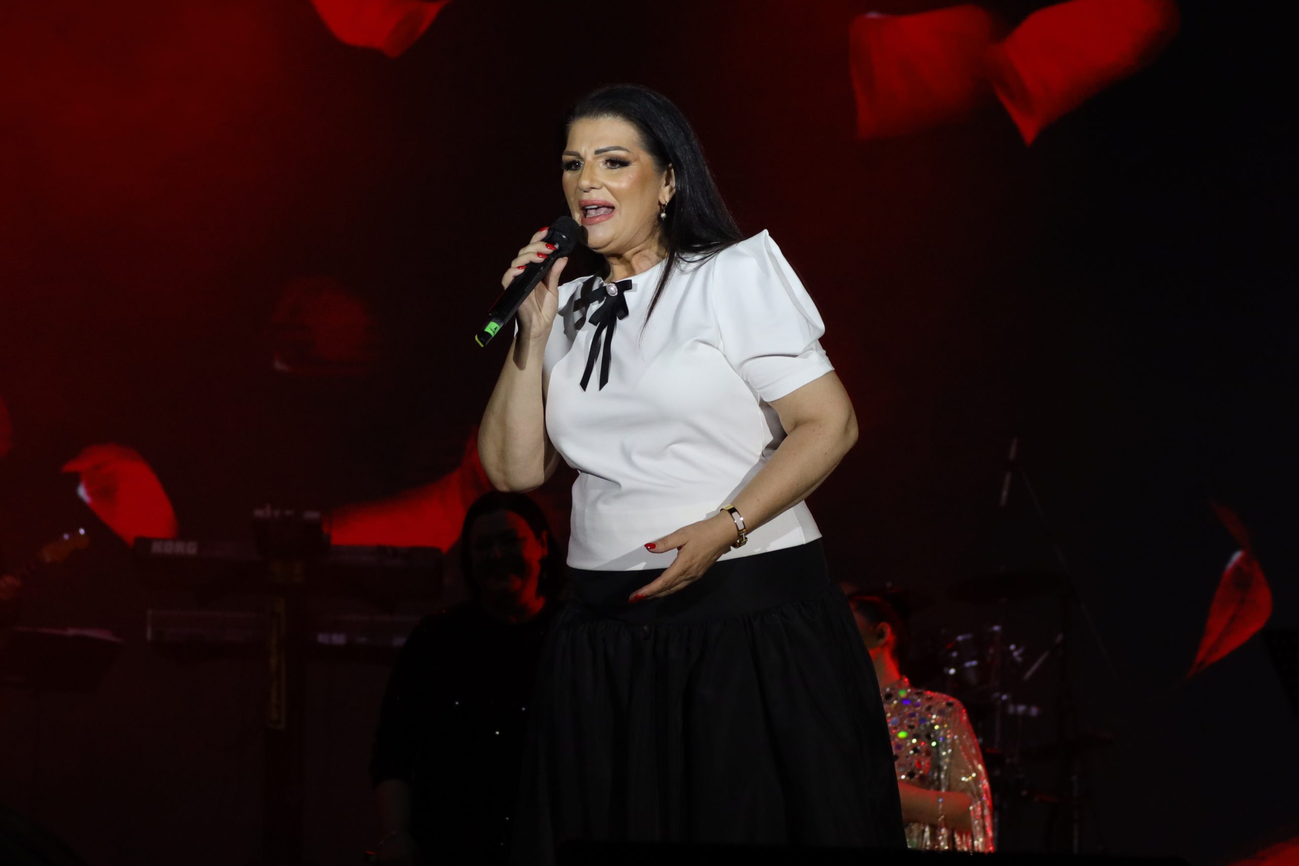 Istorijska noć u Beogradu: Suzana Jovanović se rasplakala na bini, omaž Sinanu Sakiću naježio hiljade ljudi u publici, a tek da čujete šta je zapevala Bojana Barjaktarević (FOTO) 25 0A0A0321