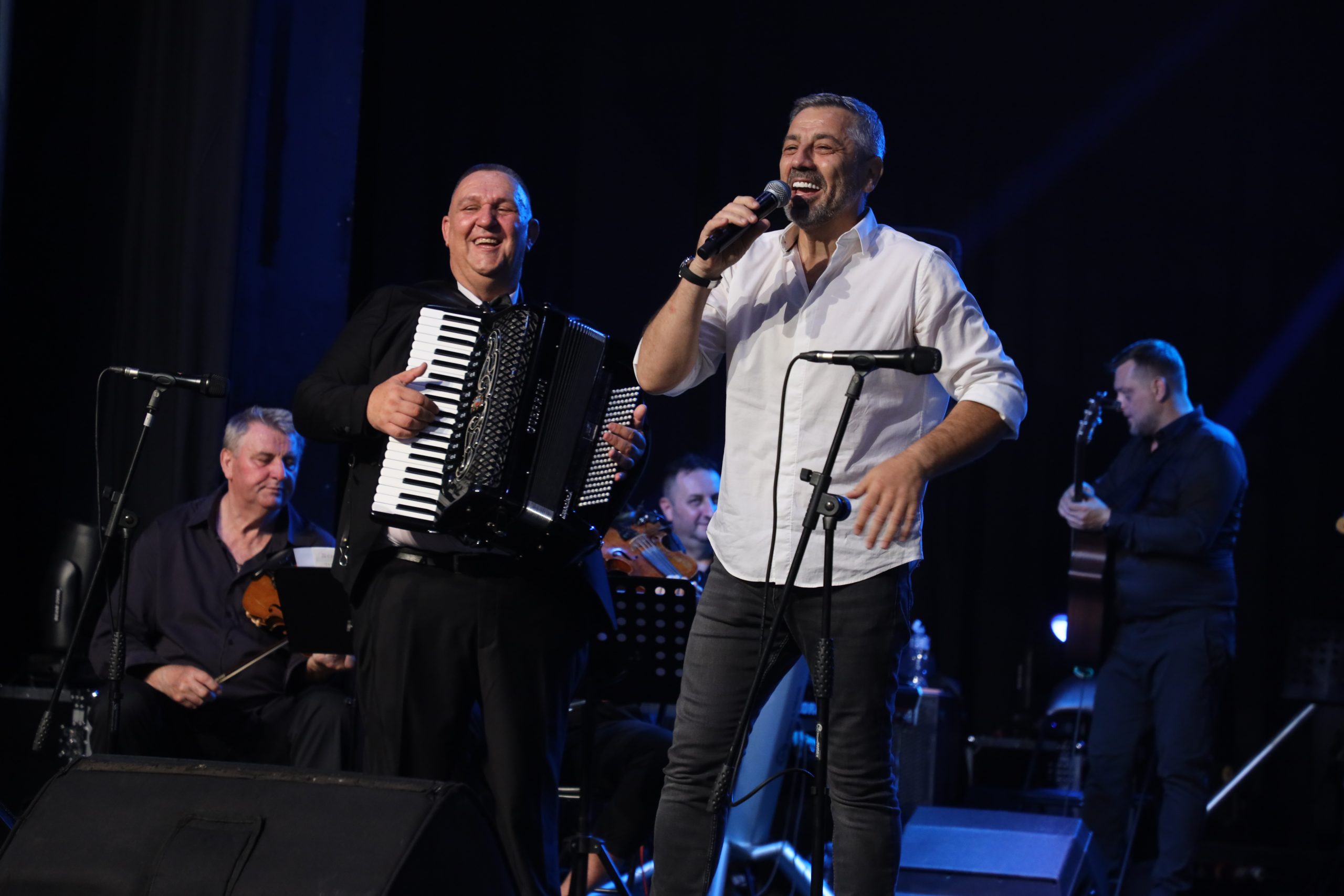 Dragan Kovačević Struja 30 godina karijere krunisao u rodnom gradu, čuveni harmonikaš preplavljen emocijama: "Ovo je najlepši osećaj" 5 0A0A0324