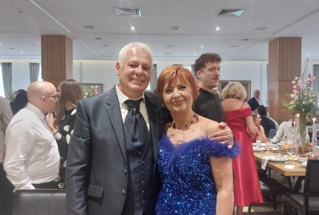 Direktor Granda najveseliji na svadbi svog sina, jedna pesma ga posebno ponela (VIDEO) 14 6ef40878 803b 49f0 99fd 1a0b0cfca331 9EE8DF7A 4E5E 4FE8 AE27 7DCA38AFDE13
