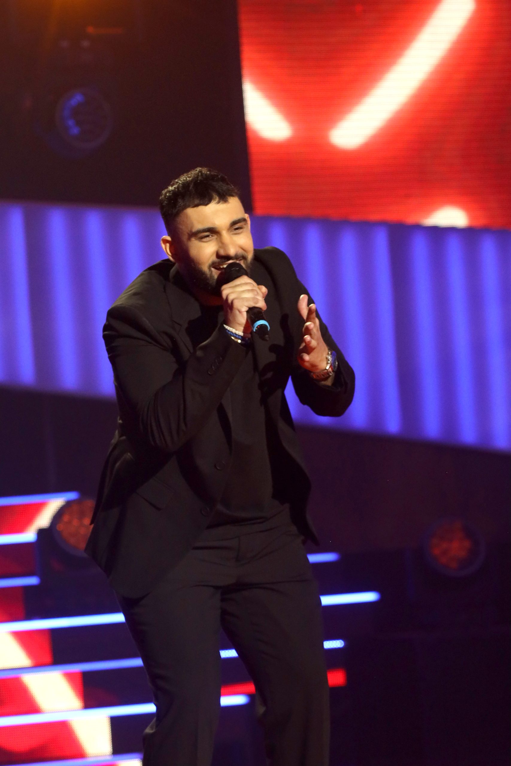 Lavina emocija u velikom finalu: Bojan Ilievski odao počast nastradalim kolegama, publika zanemela 8 BOJAN ILIEVSKI FOTO MUNJA 5 ok