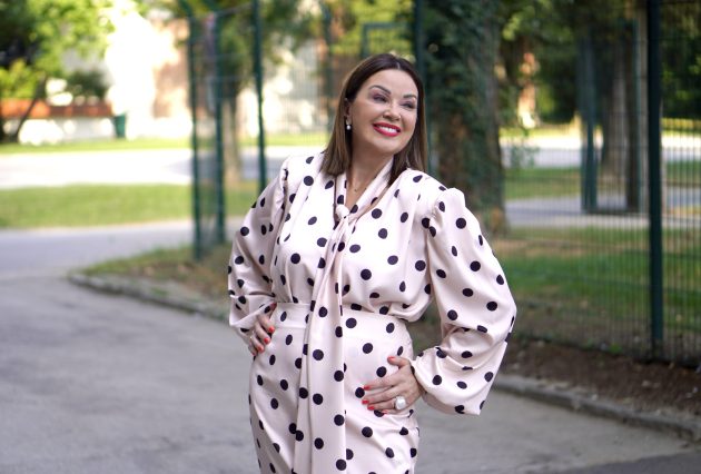 Dragana Katić oduševljena nakon koncerta Milančeta Radosavljevića, voditeljka poslala snažnu poruku, obratila se i pevaču, ali i orkestru (FOTO) 18 DRAGANA KATIC NNK FINALE SNIMANJE 17062026 FOTO ELENA 11 ok