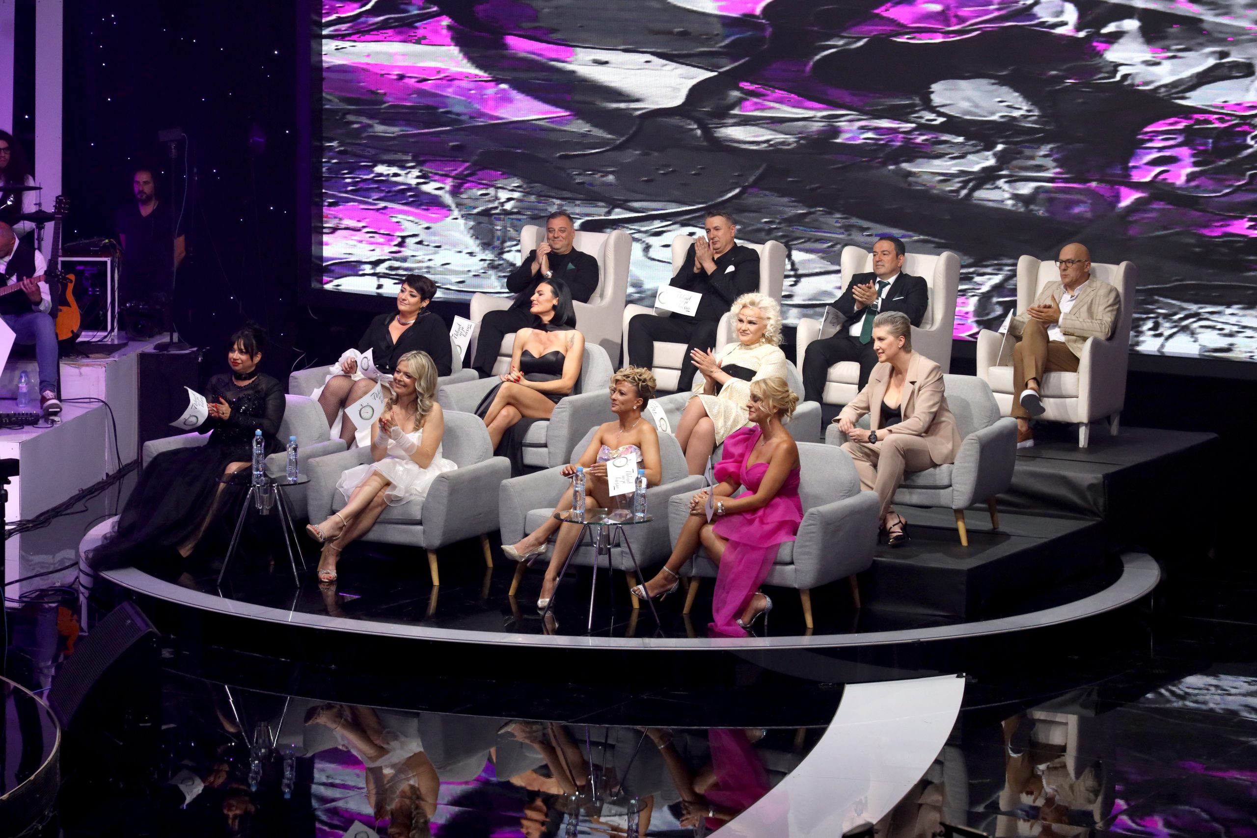 Ovo se nikada nije dogodilo u "Nikad nije kasno": Takmičari se okupljaju na velikom koncertu na Zlatiboru 5 FINALISTI NNK FINALE SNIMANJE 17062026 FOTO MUNJA