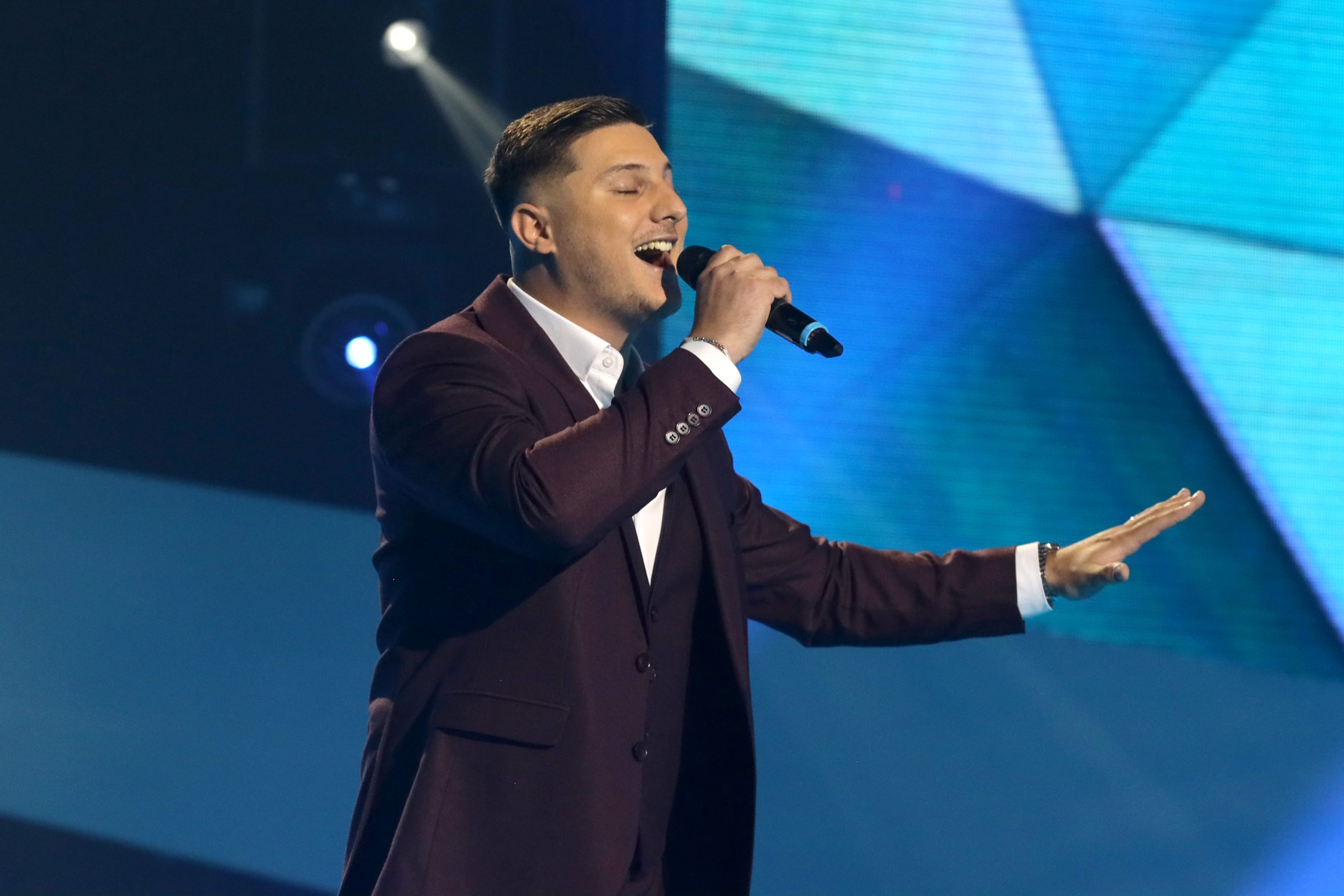 Počelo finale "Zvezda Granda"! Čak 22 kandidata bori se za prestižnu titulu, budite sa nama iz minuta u minut (UŽIVO) 25 MENSUR ABDIJANOVIC FOTO MUNJA 3 ok
