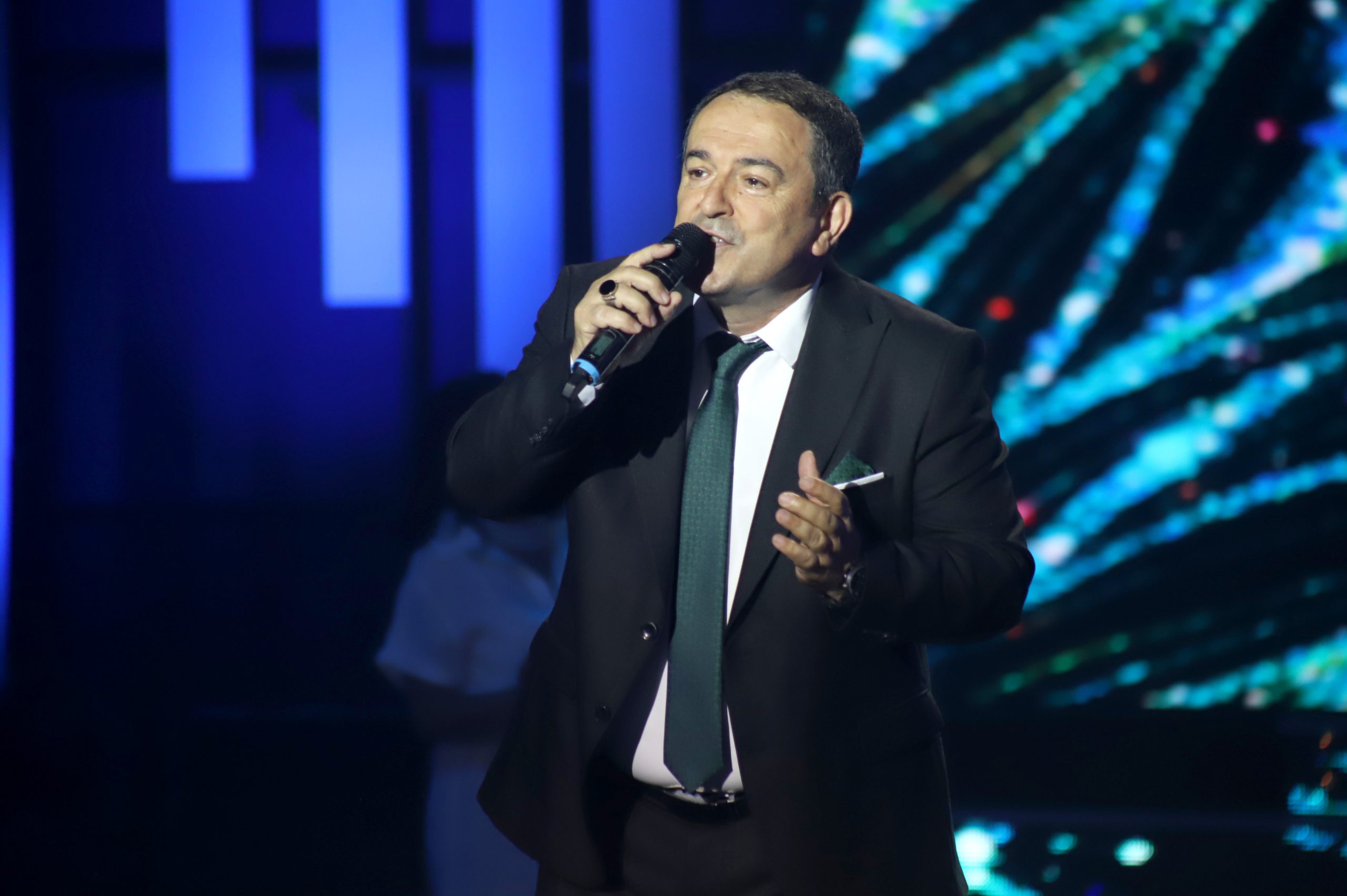 Počeo sa Marinkom Rokvićem, njime i završio takmičenje: Sinan dirnuo publiku u finalu jednim od najvećih hitova muzičke legende (VIDEO) 6 SINAN BAHTIJAREVIC FOTO ELENA 7 ok